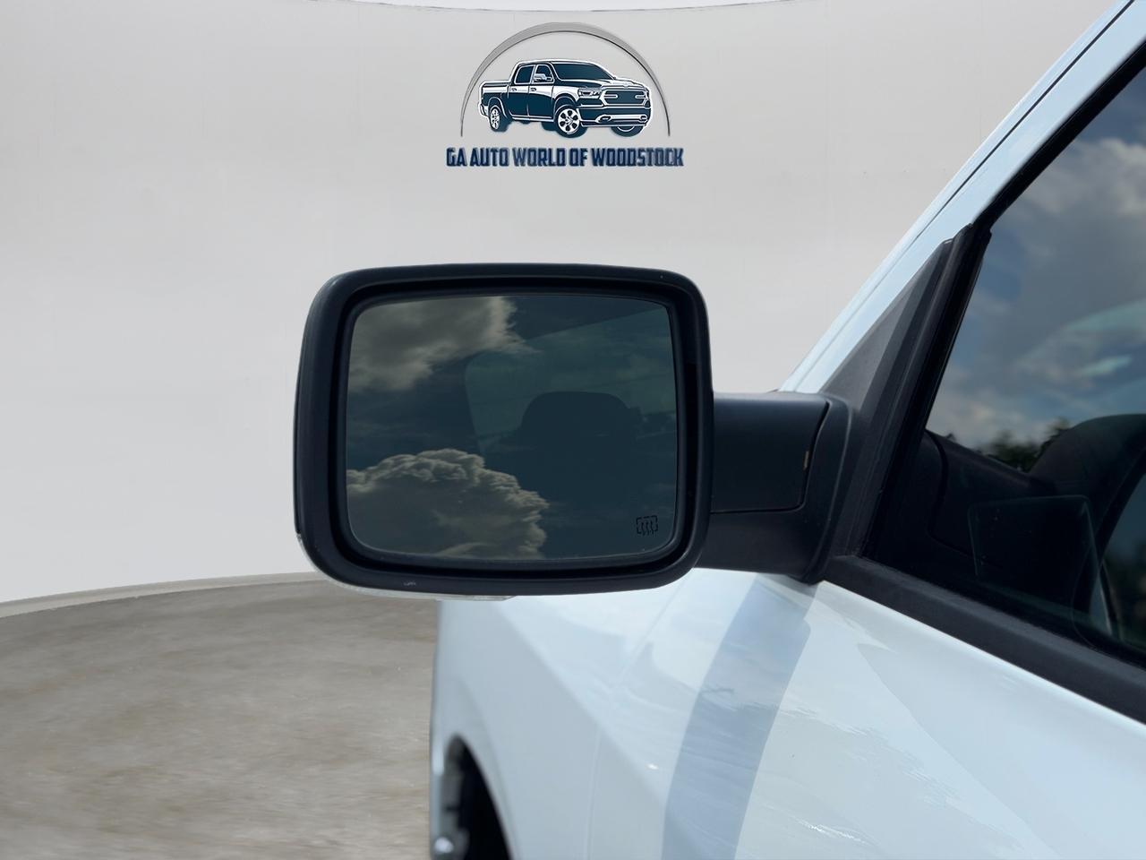 RAM 1500 Big Horn Crew Cab 4WD 2018