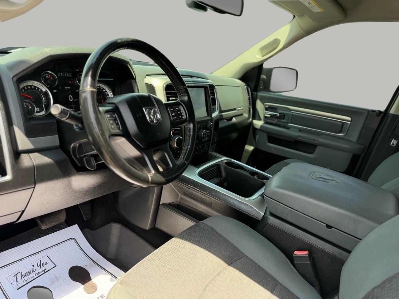 RAM 1500 Big Horn Crew Cab 4WD 2018