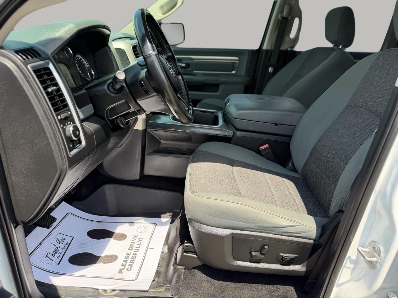 RAM 1500 Big Horn Crew Cab 4WD 2018