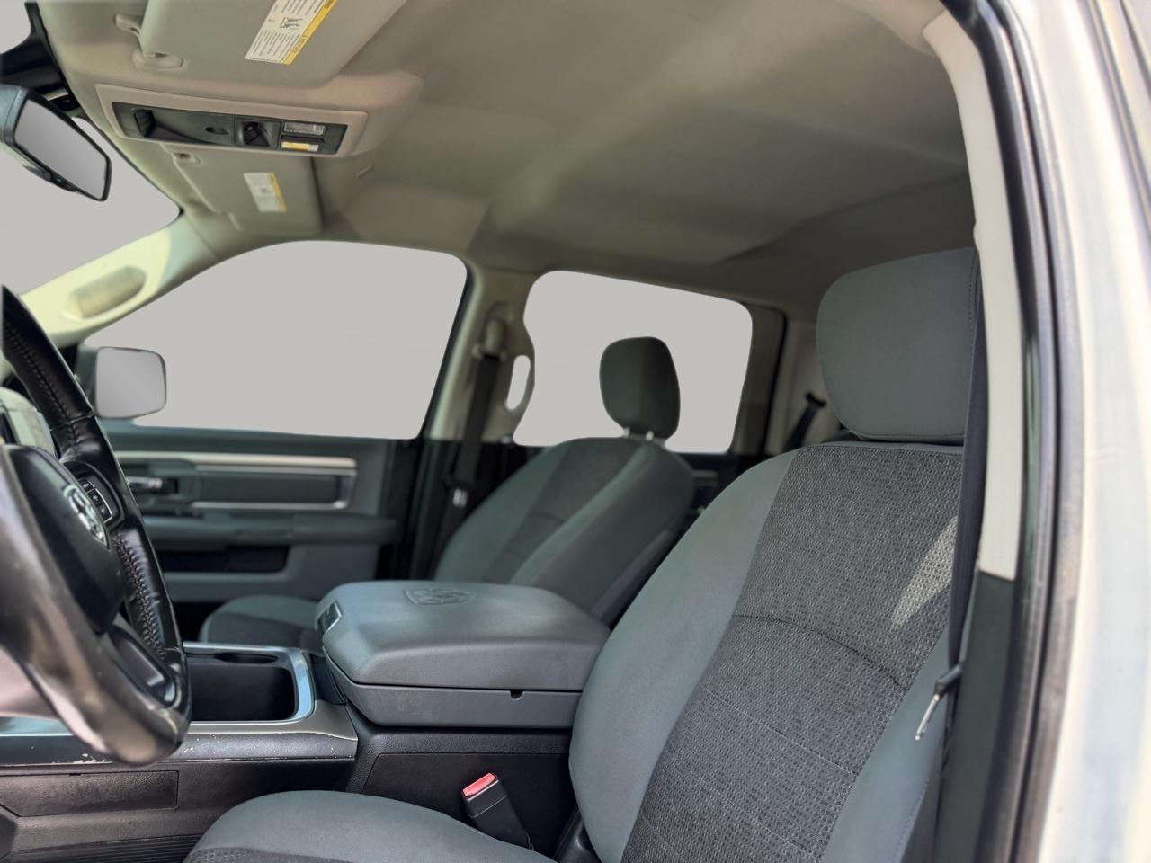 RAM 1500 Big Horn Crew Cab 4WD 2018
