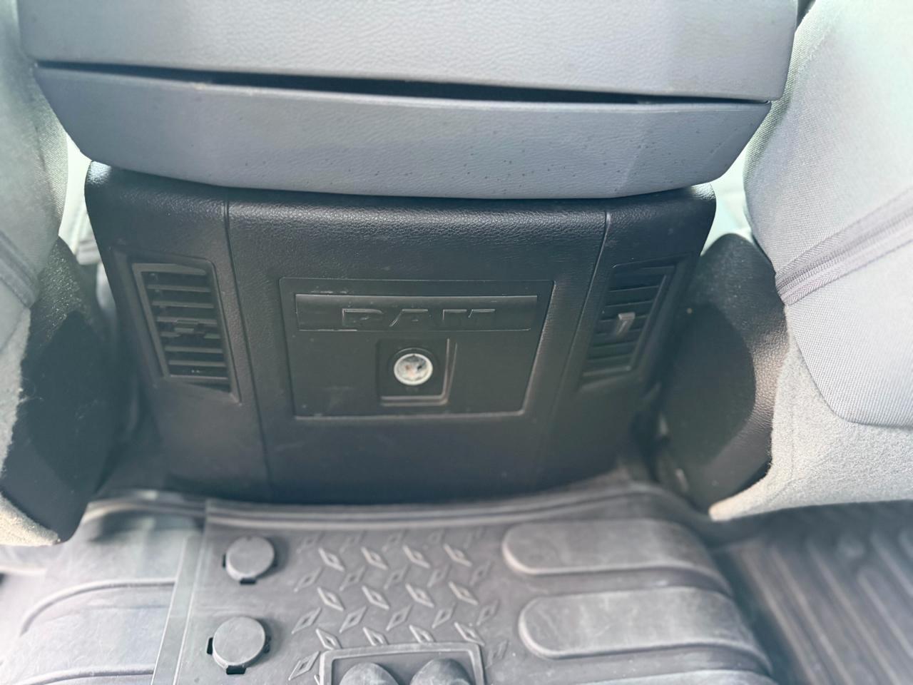 RAM 1500 Big Horn Crew Cab 4WD 2018