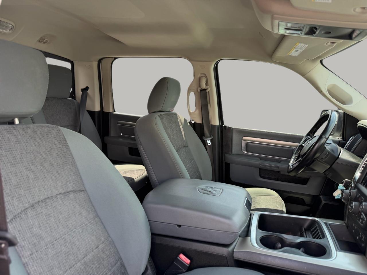RAM 1500 Big Horn Crew Cab 4WD 2018