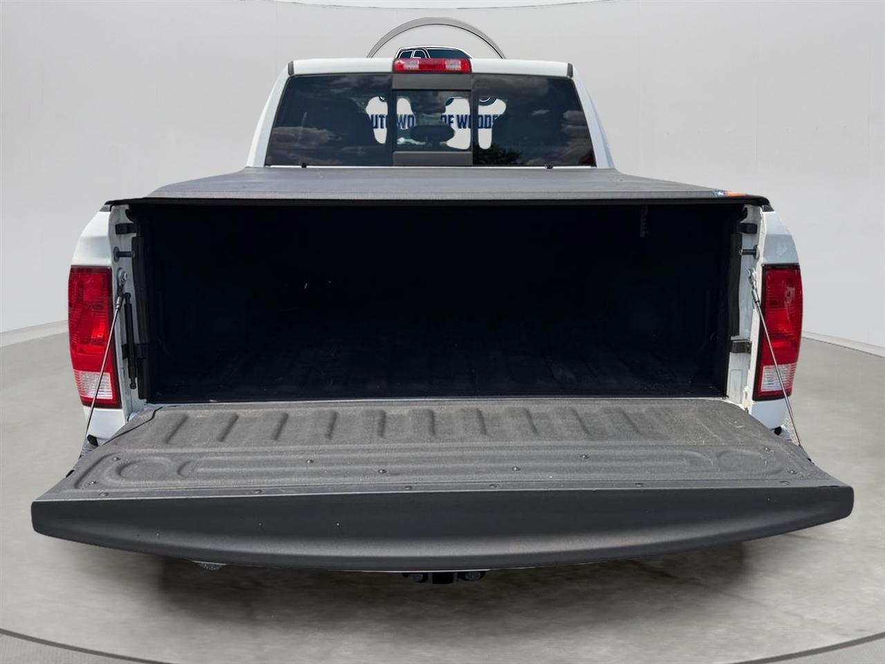 RAM 1500 Big Horn Crew Cab 4WD 2018