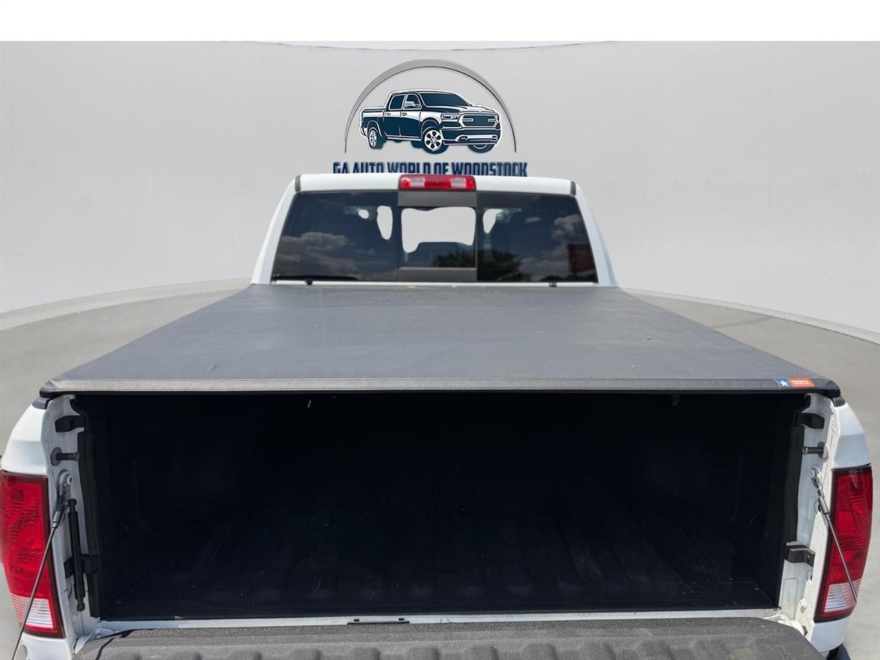 RAM 1500 Big Horn Crew Cab 4WD 2018