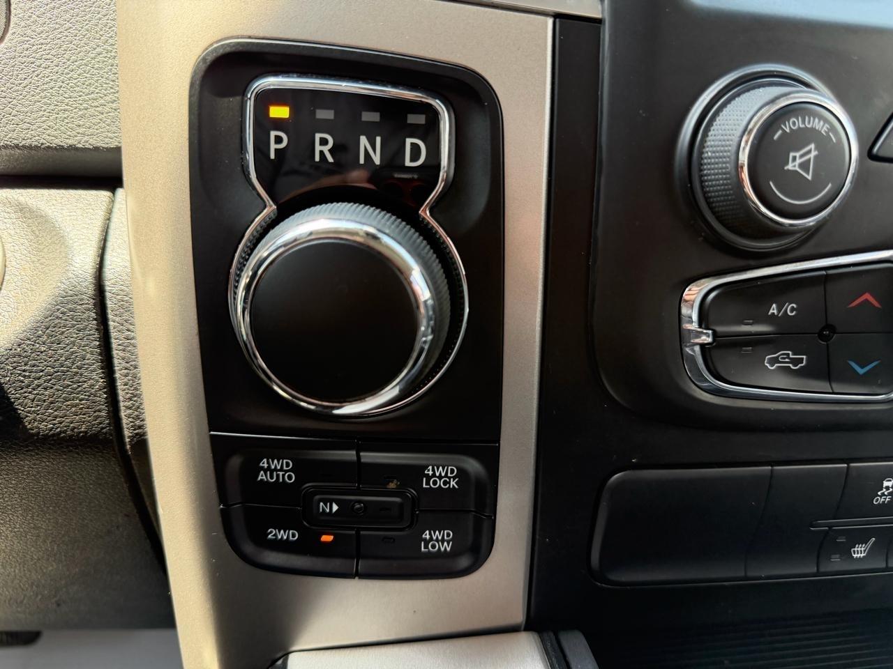 RAM 1500 Big Horn Crew Cab 4WD 2018