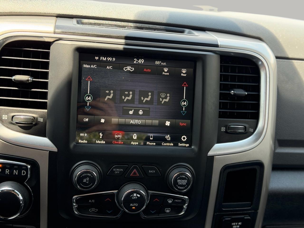 RAM 1500 Big Horn Crew Cab 4WD 2018