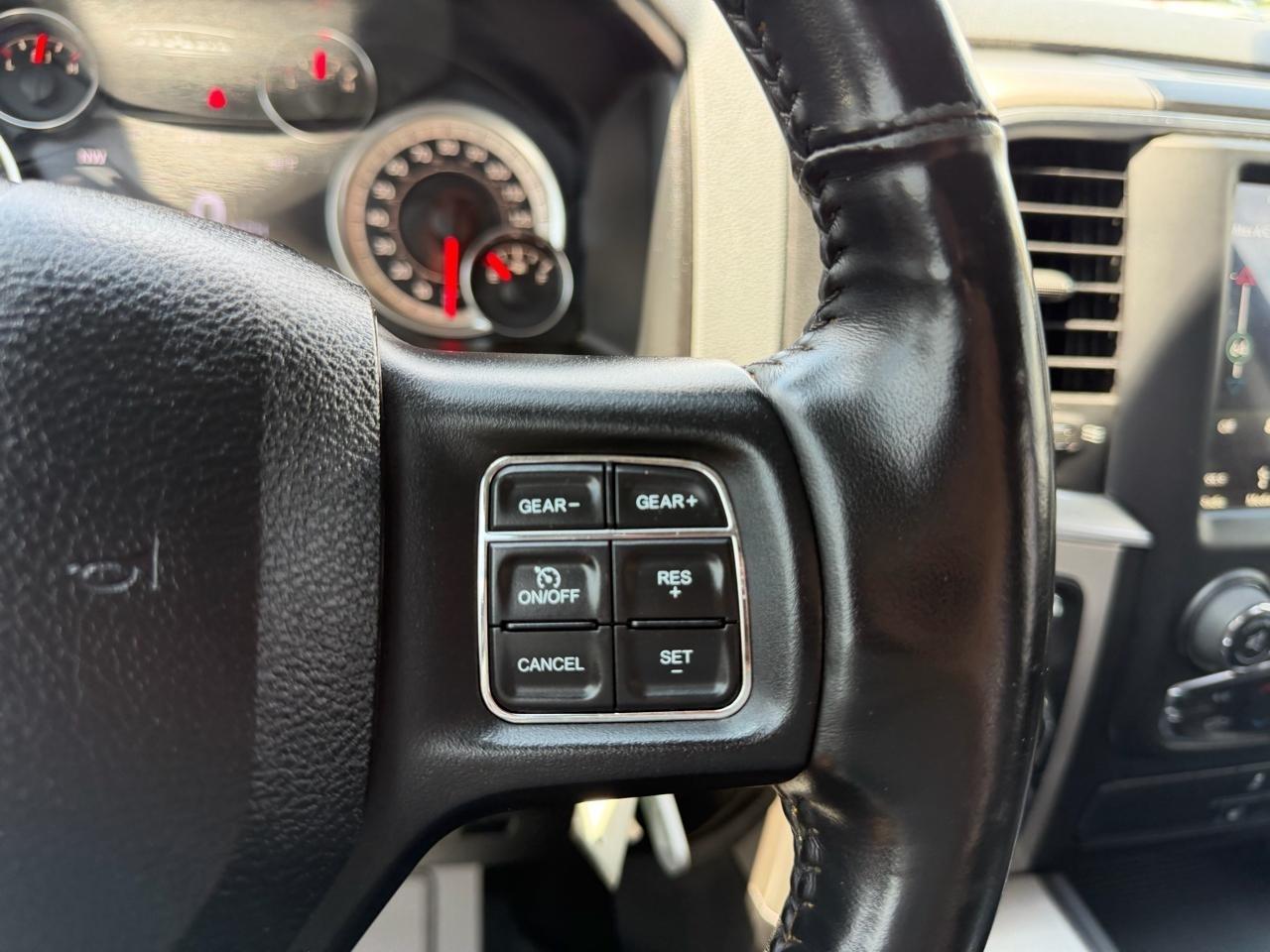 RAM 1500 Big Horn Crew Cab 4WD 2018