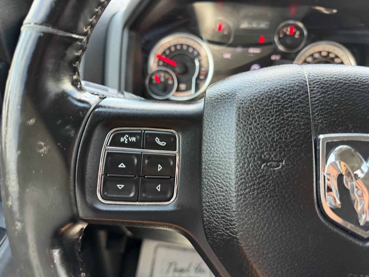 RAM 1500 Big Horn Crew Cab 4WD 2018
