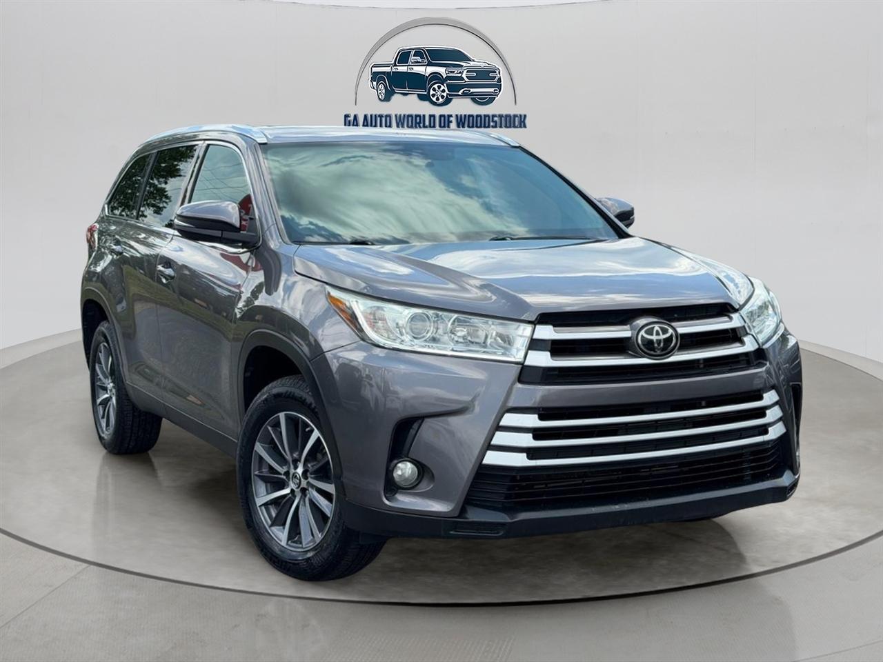 Toyota Highlander SE FWD V6 2019