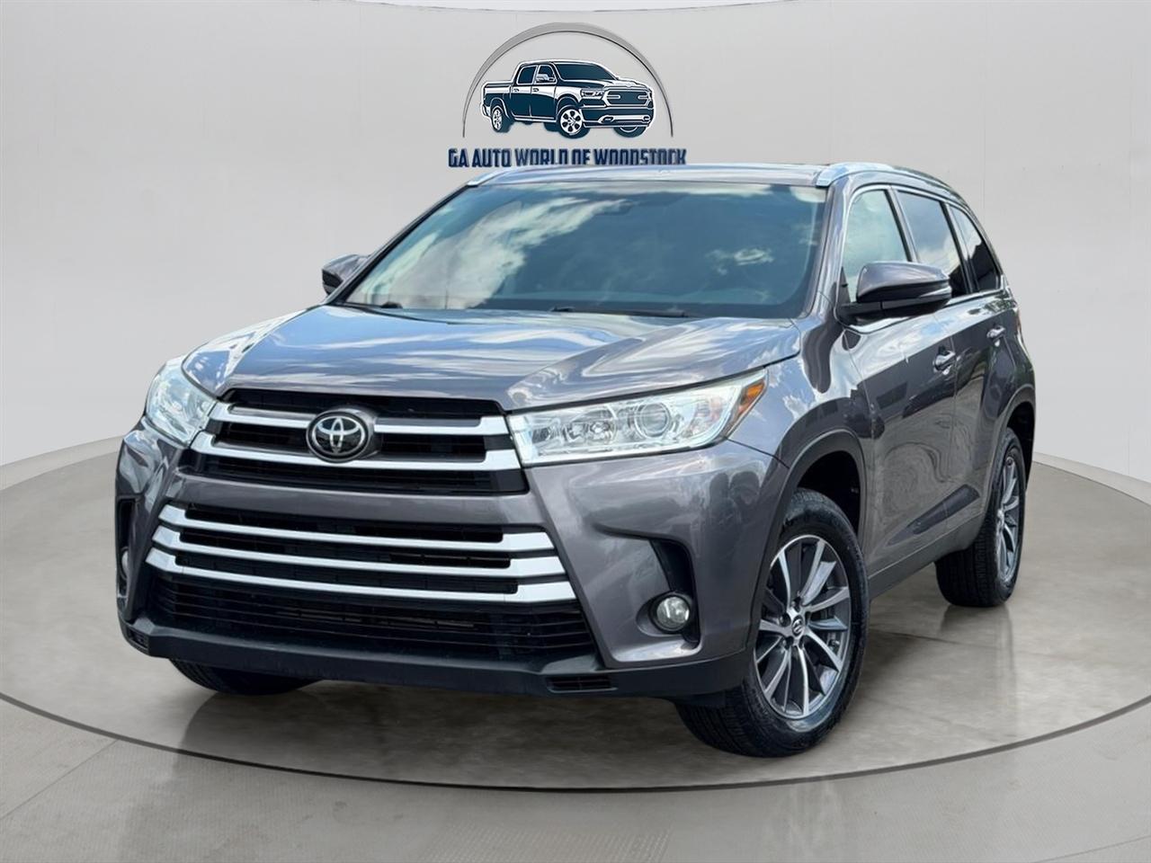 Toyota Highlander SE FWD V6 2019