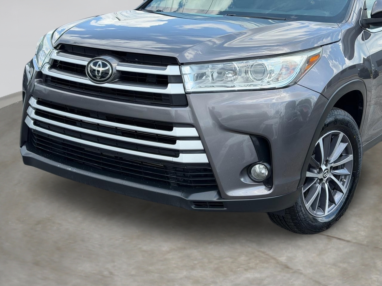 Toyota Highlander SE FWD V6 2019