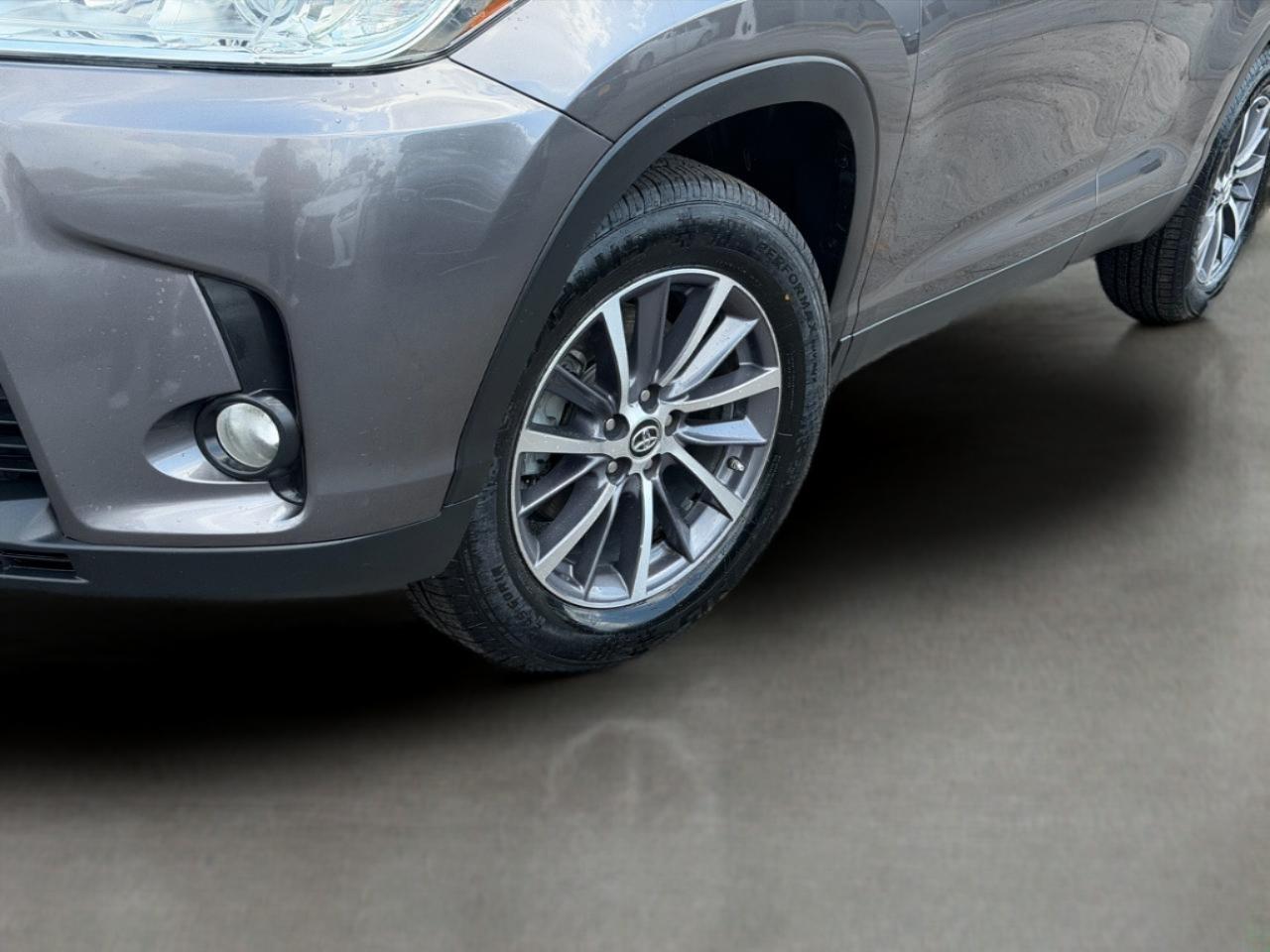 Toyota Highlander SE FWD V6 2019