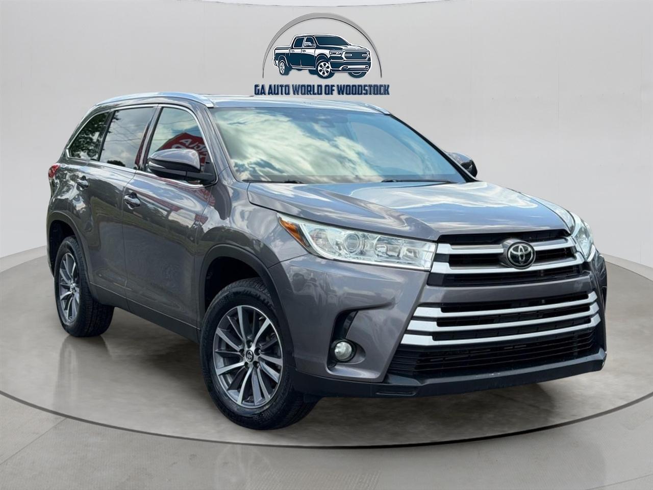 Toyota Highlander SE FWD V6 2019