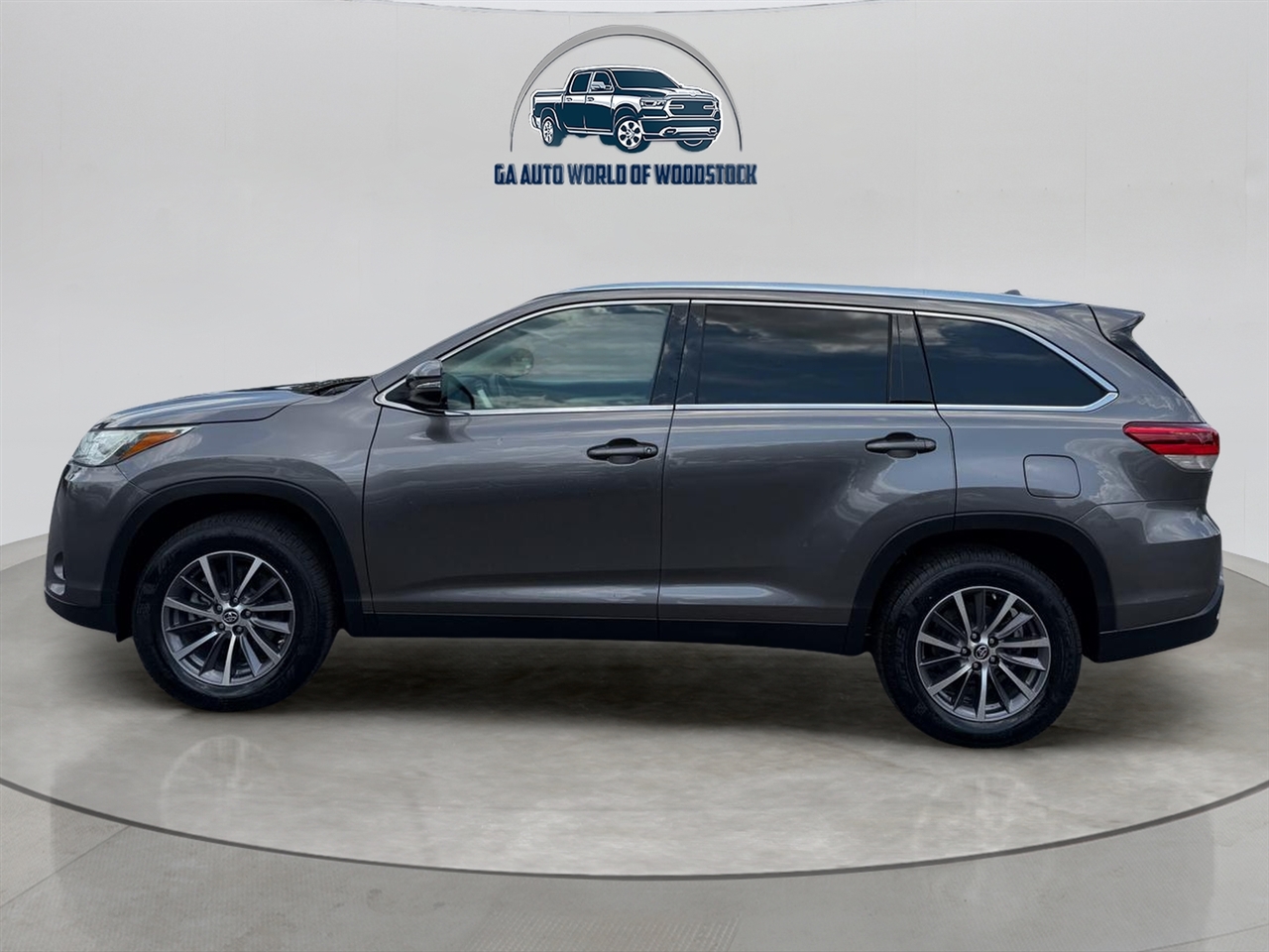 Toyota Highlander SE FWD V6 2019