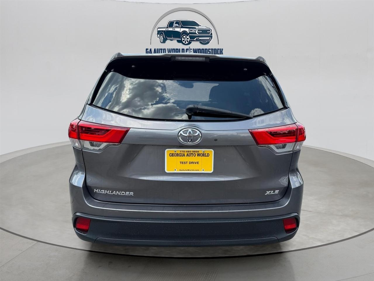 Toyota Highlander SE FWD V6 2019