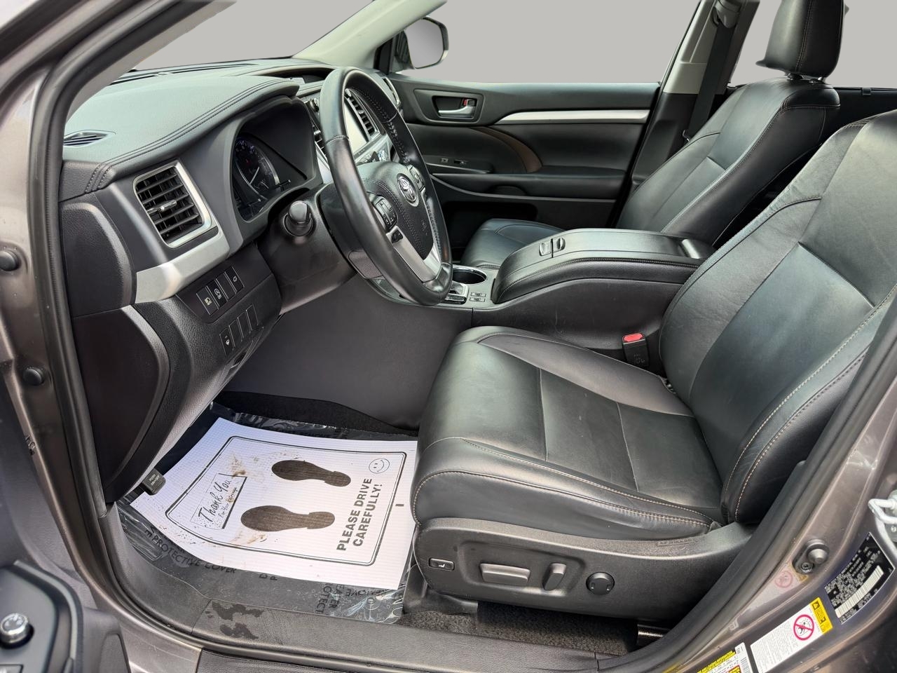 Toyota Highlander SE FWD V6 2019