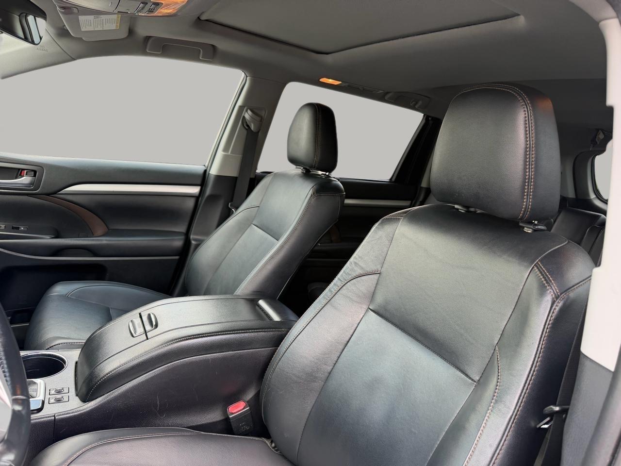 Toyota Highlander SE FWD V6 2019