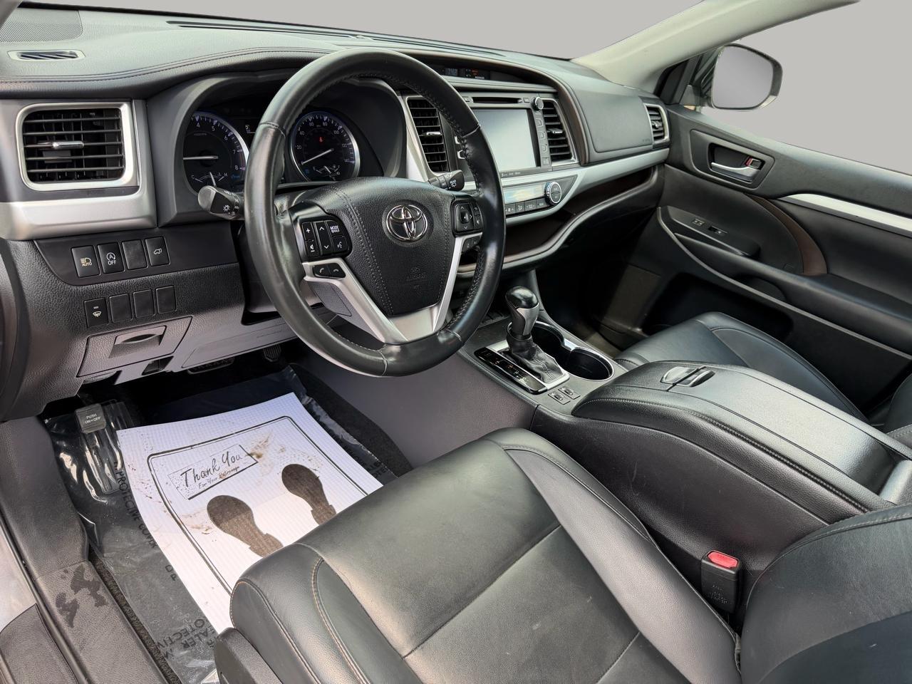 Toyota Highlander SE FWD V6 2019