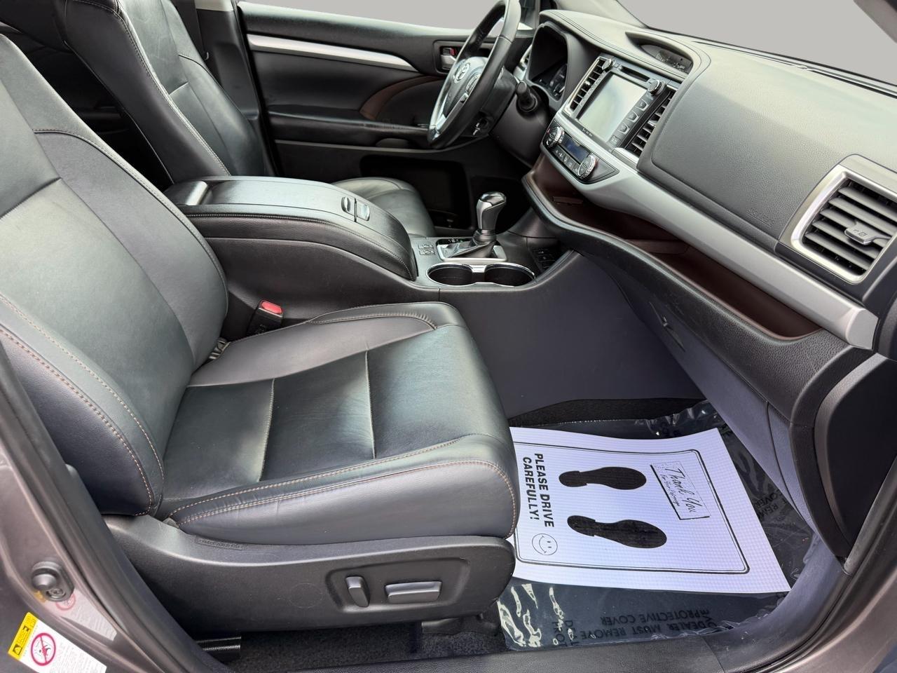Toyota Highlander SE FWD V6 2019