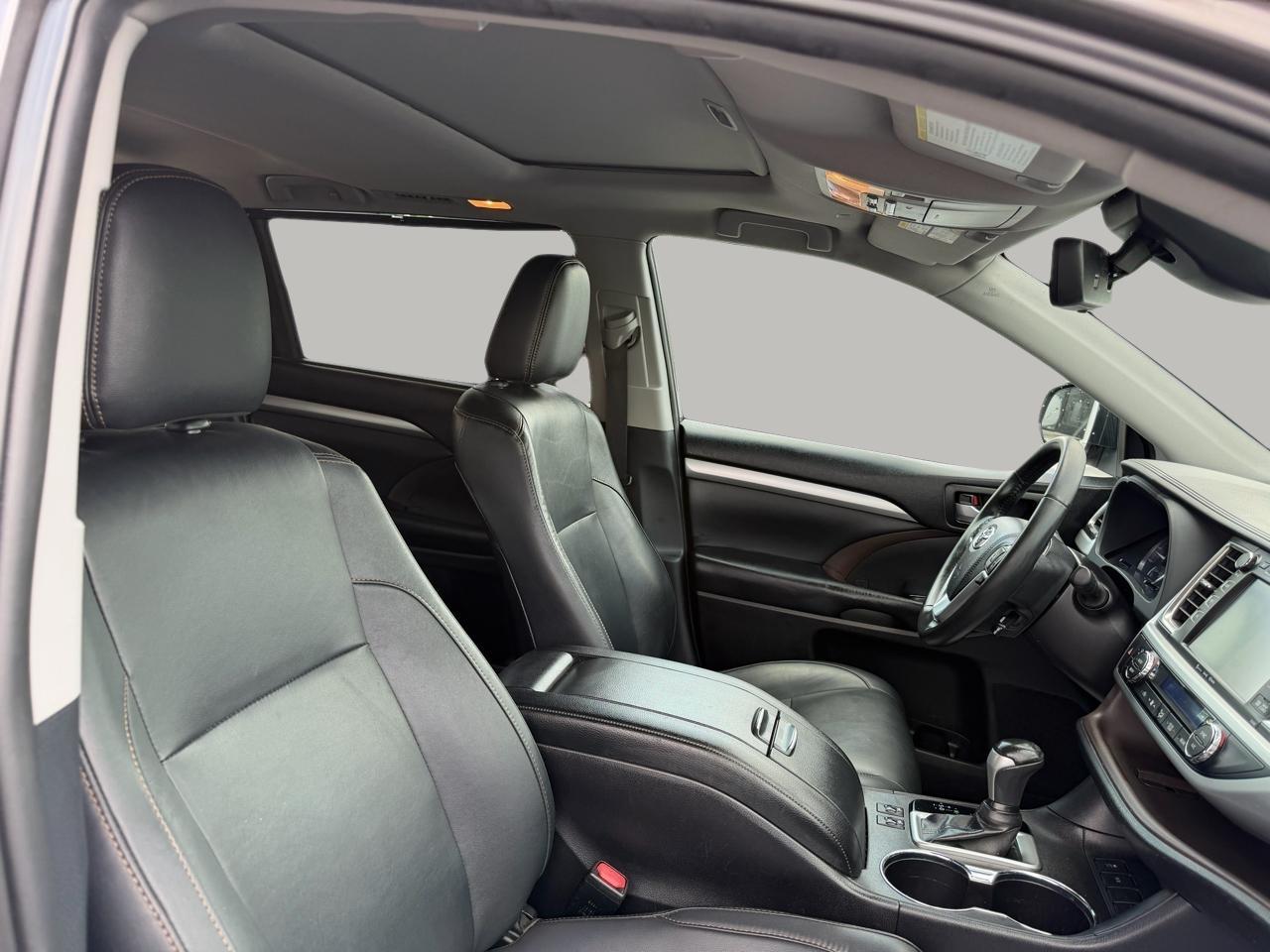 Toyota Highlander SE FWD V6 2019