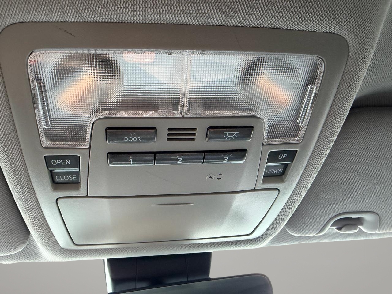 Toyota Highlander SE FWD V6 2019