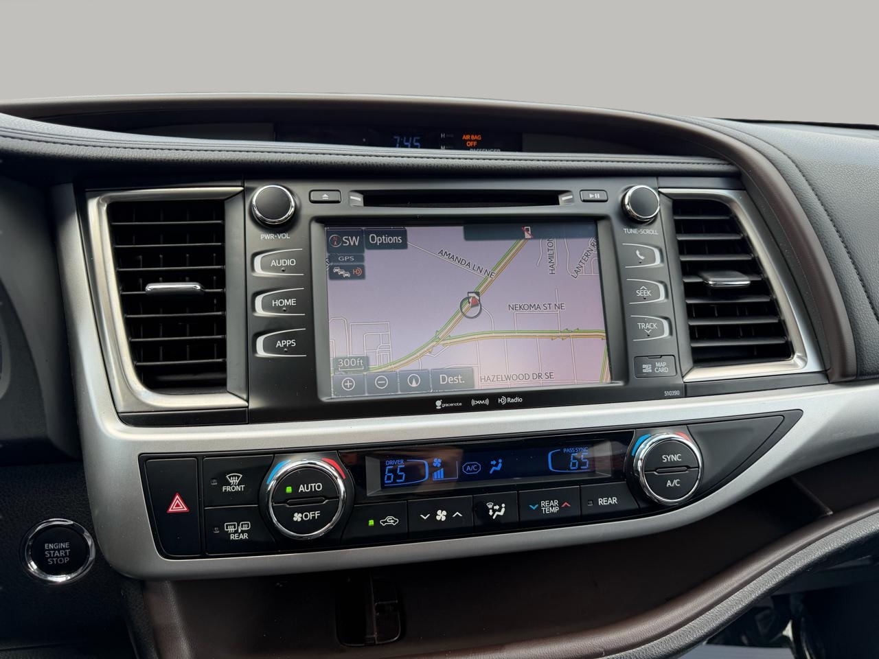 Toyota Highlander SE FWD V6 2019