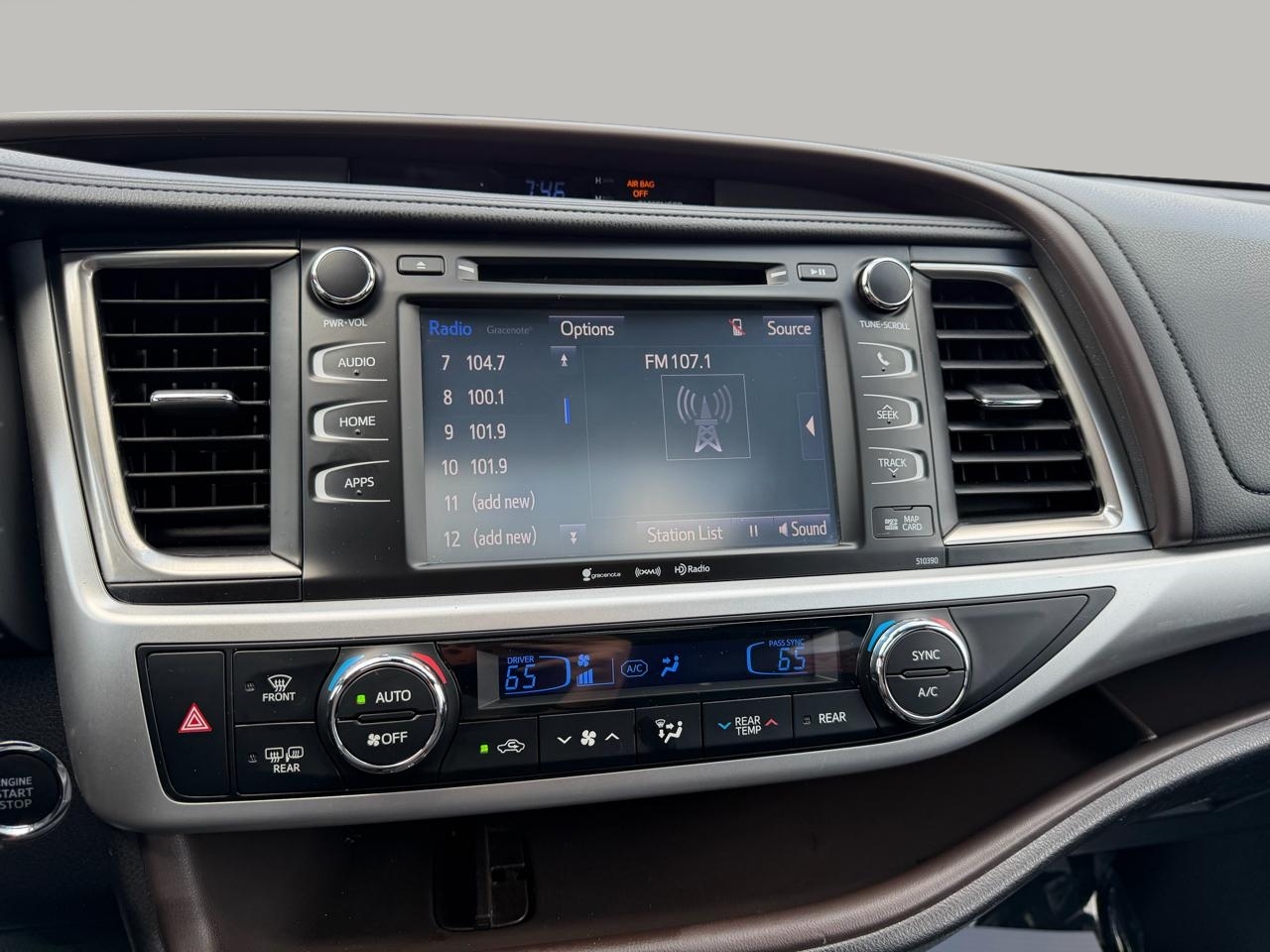 Toyota Highlander SE FWD V6 2019