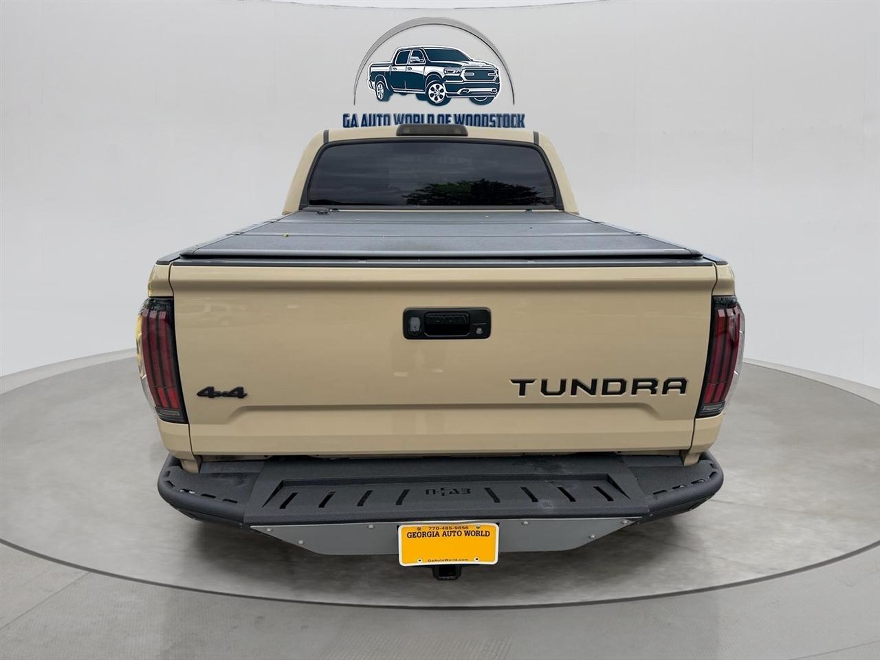 Toyota Tundra SR5 5.7L V8 FFV CrewMax 4WD 2017