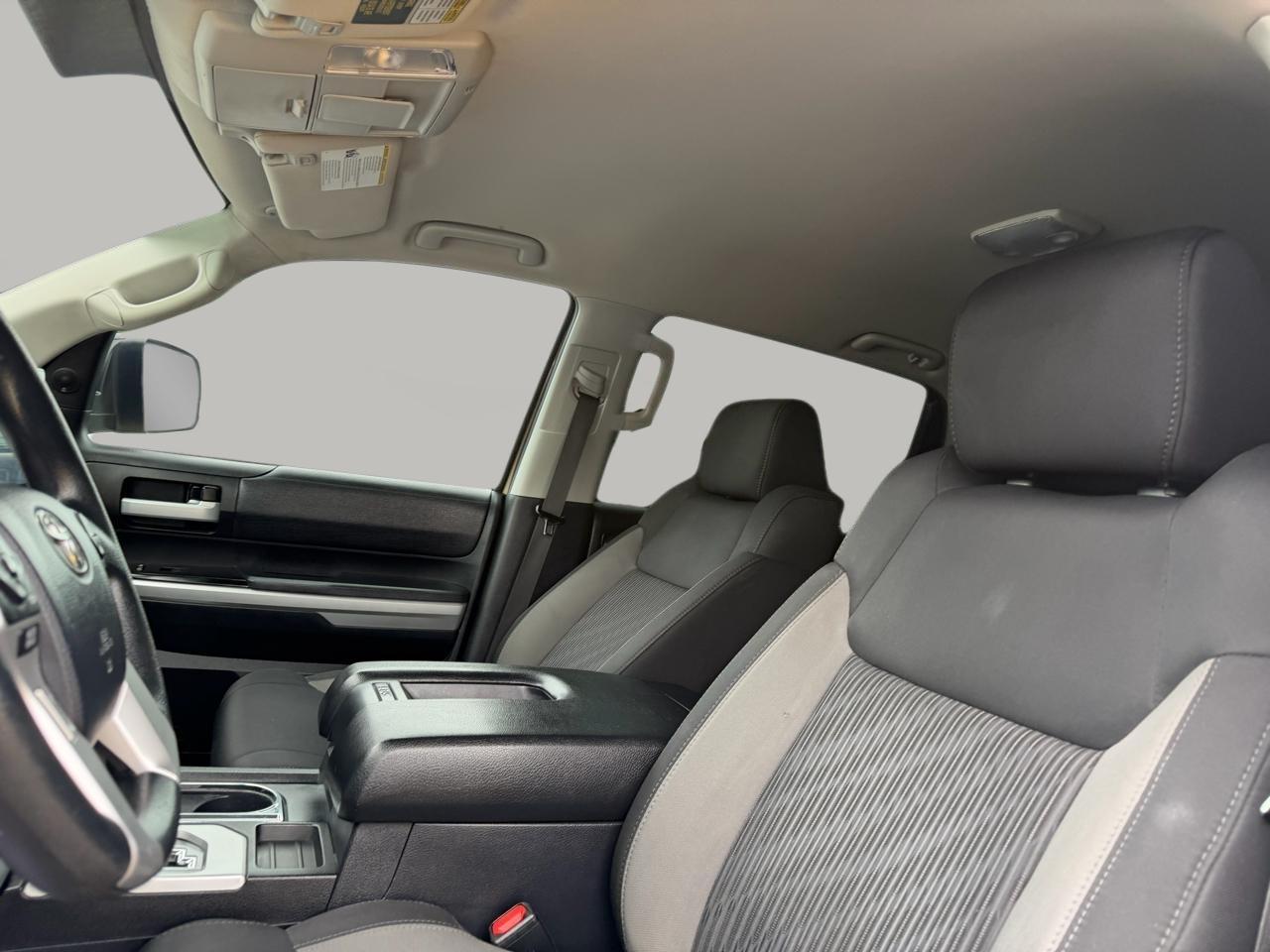 Toyota Tundra SR5 5.7L V8 FFV CrewMax 4WD 2017