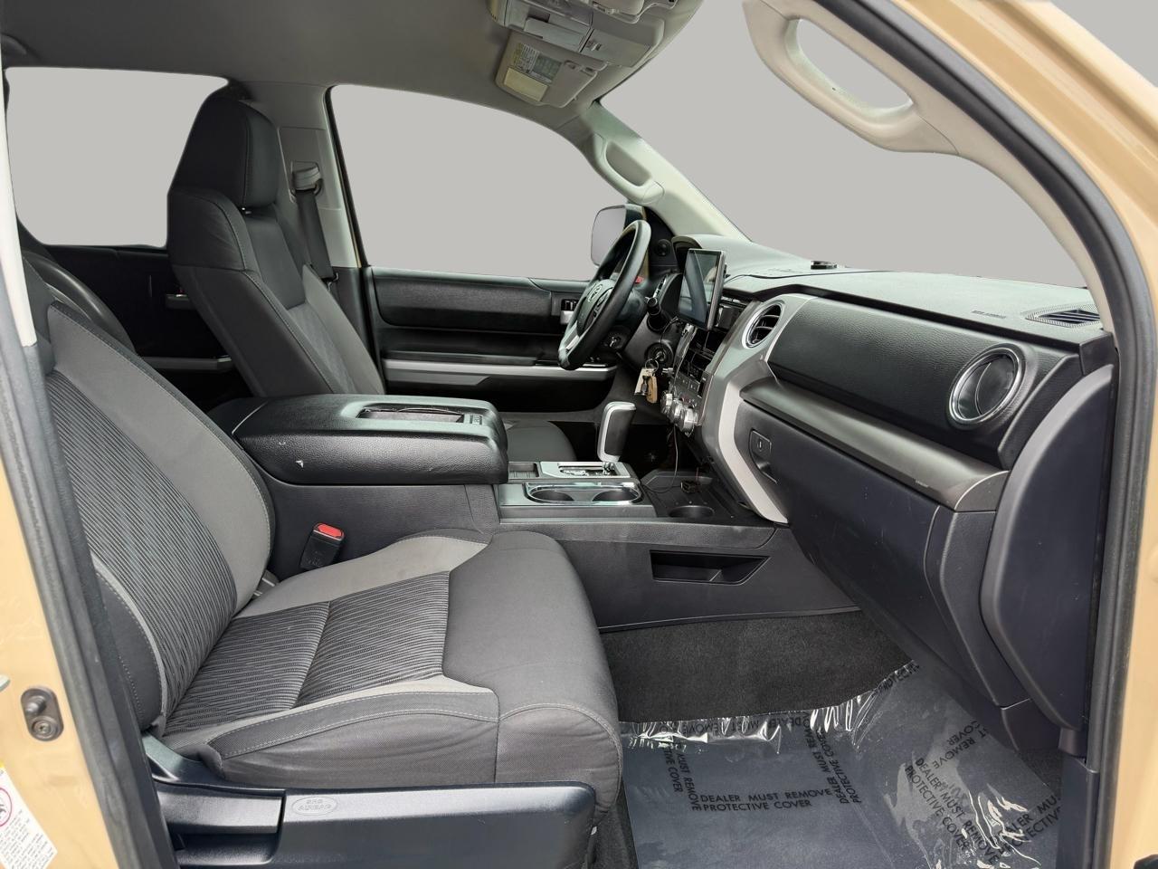 Toyota Tundra SR5 5.7L V8 FFV CrewMax 4WD 2017