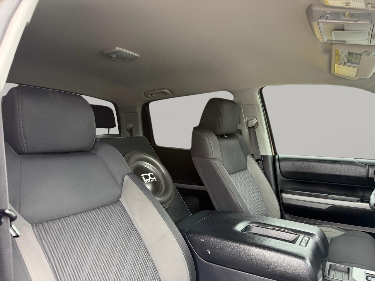 Toyota Tundra SR5 5.7L V8 FFV CrewMax 4WD 2017