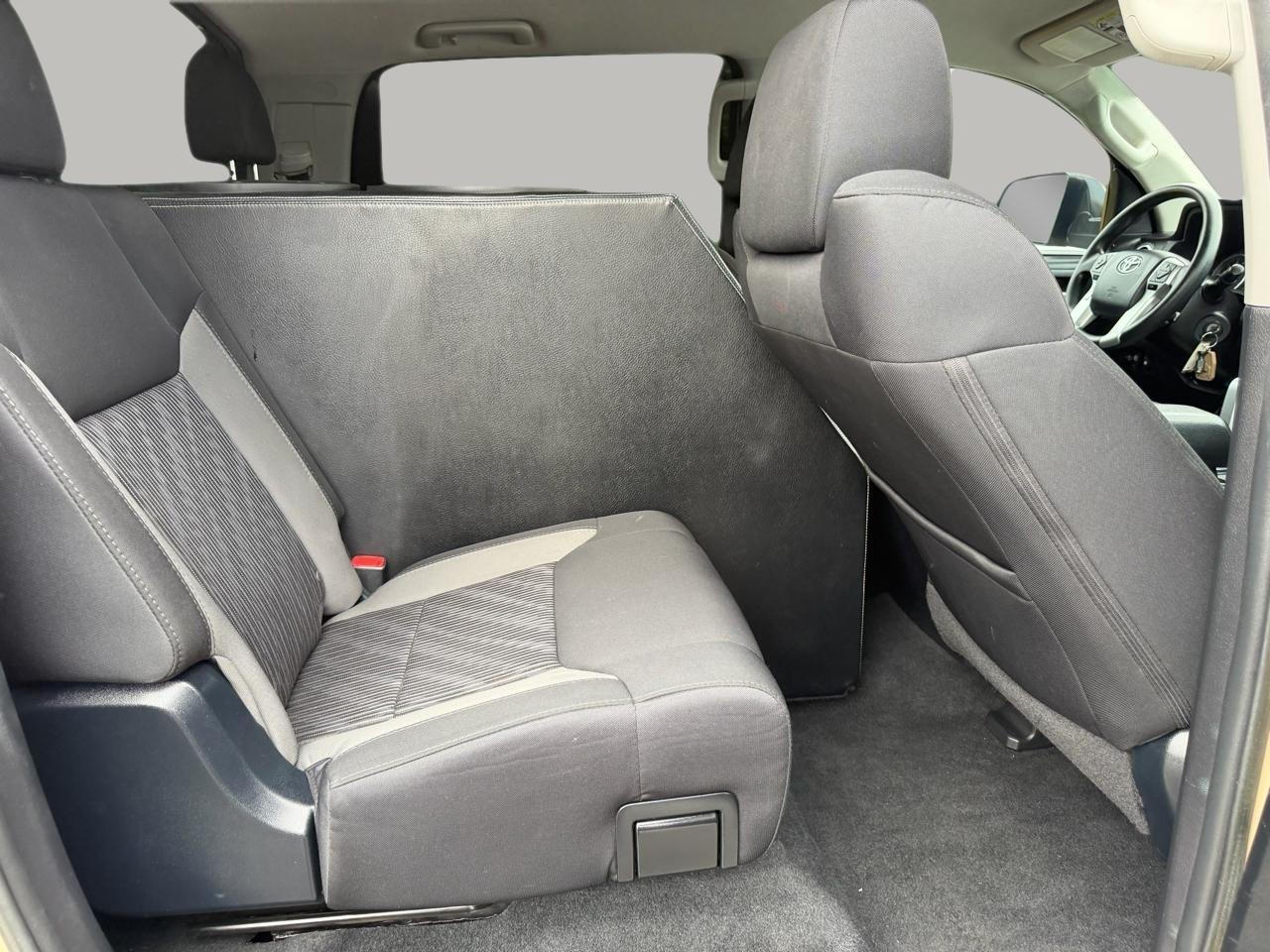 Toyota Tundra SR5 5.7L V8 FFV CrewMax 4WD 2017