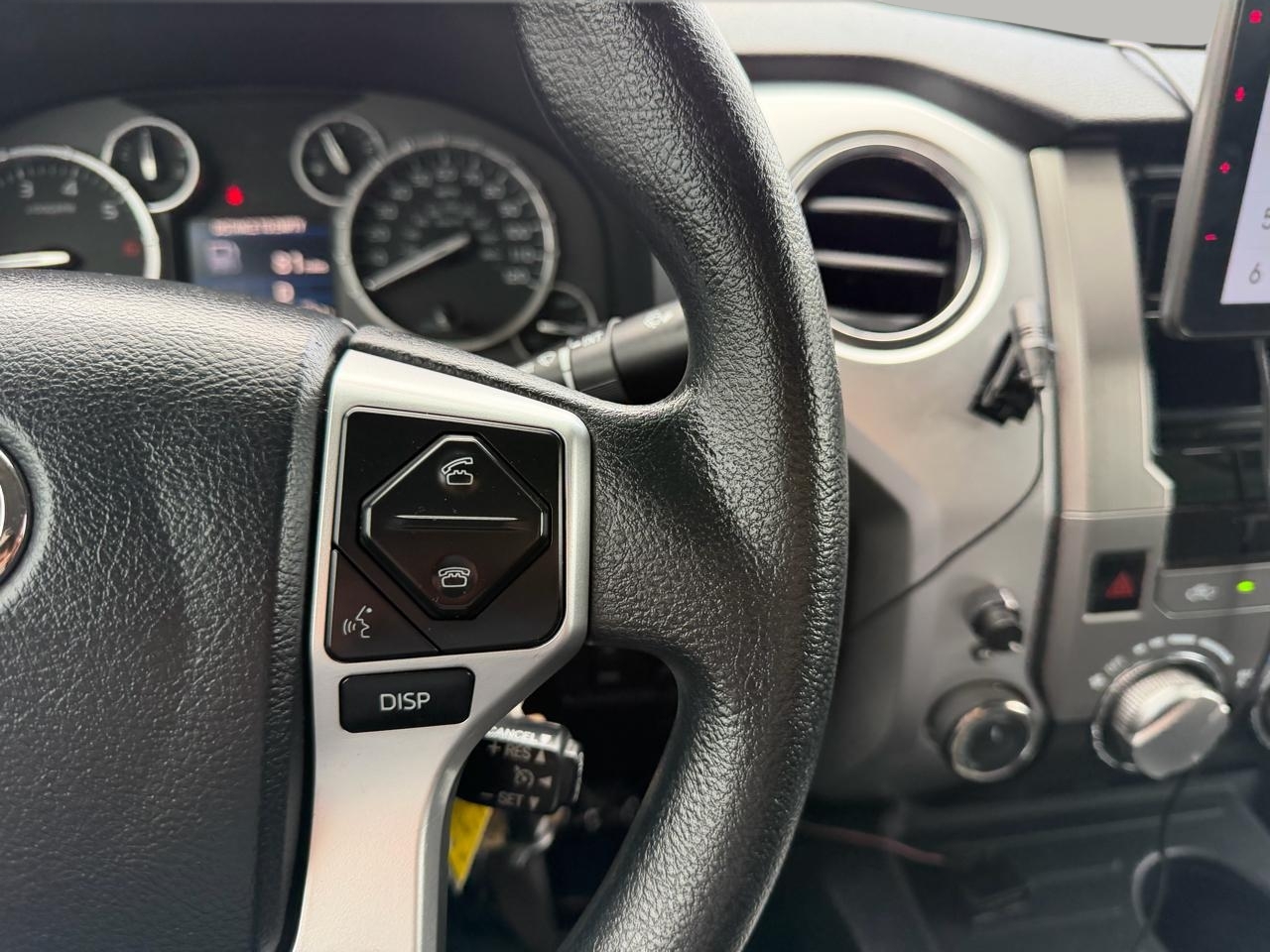 Toyota Tundra SR5 5.7L V8 FFV CrewMax 4WD 2017