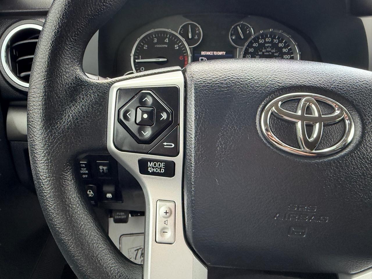 Toyota Tundra SR5 5.7L V8 FFV CrewMax 4WD 2017