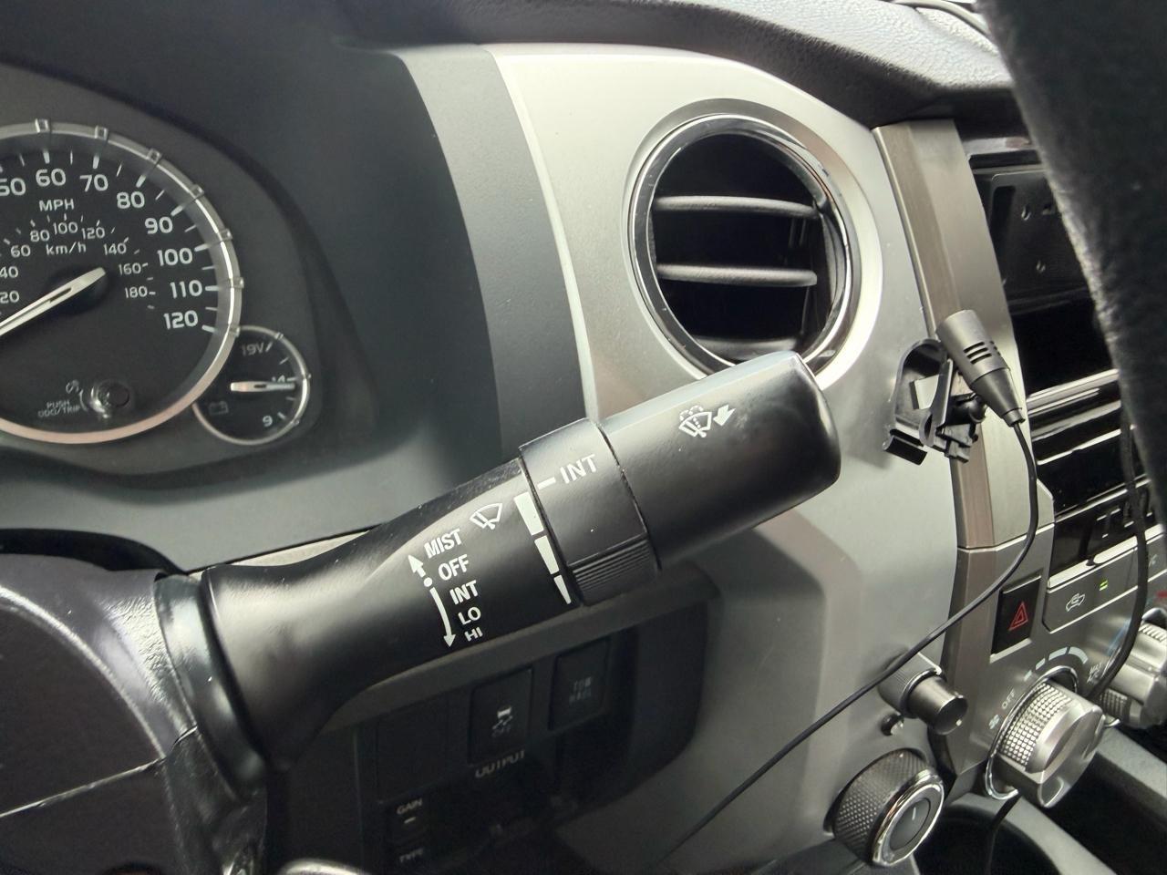 Toyota Tundra SR5 5.7L V8 FFV CrewMax 4WD 2017