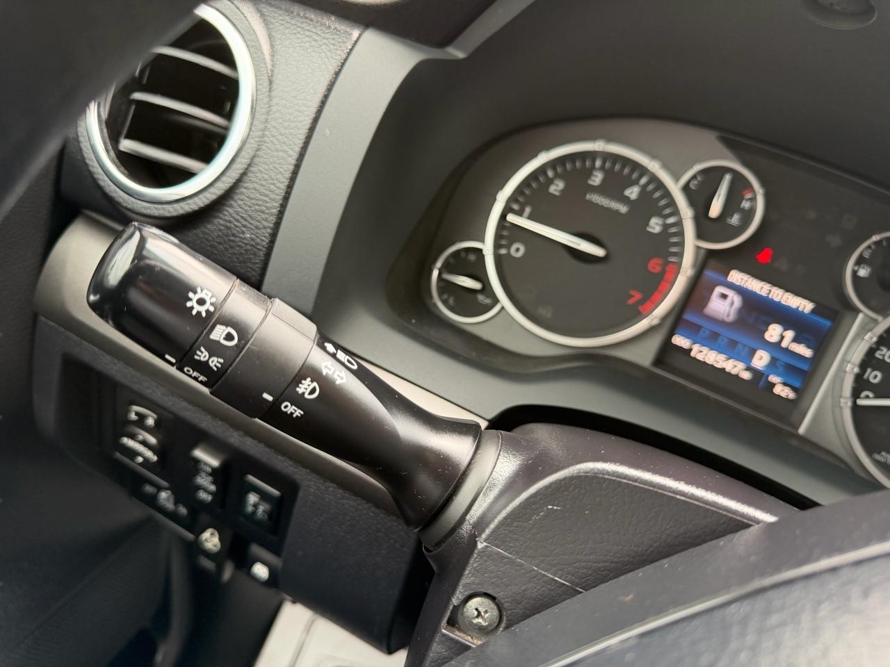 Toyota Tundra SR5 5.7L V8 FFV CrewMax 4WD 2017