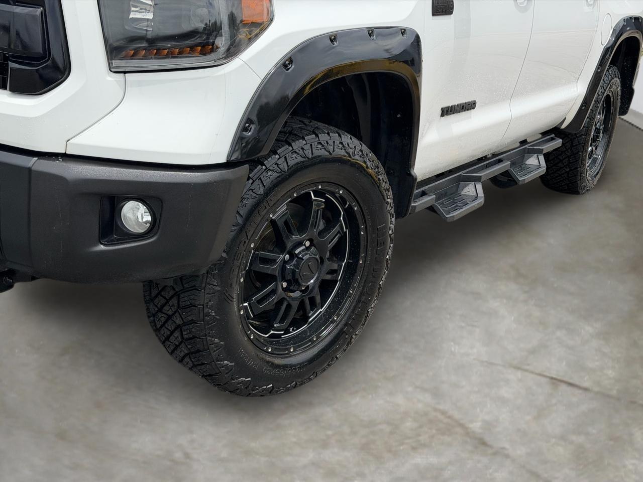 Toyota Tundra SR5 5.7L V8 FFV CrewMax 2WD 2016