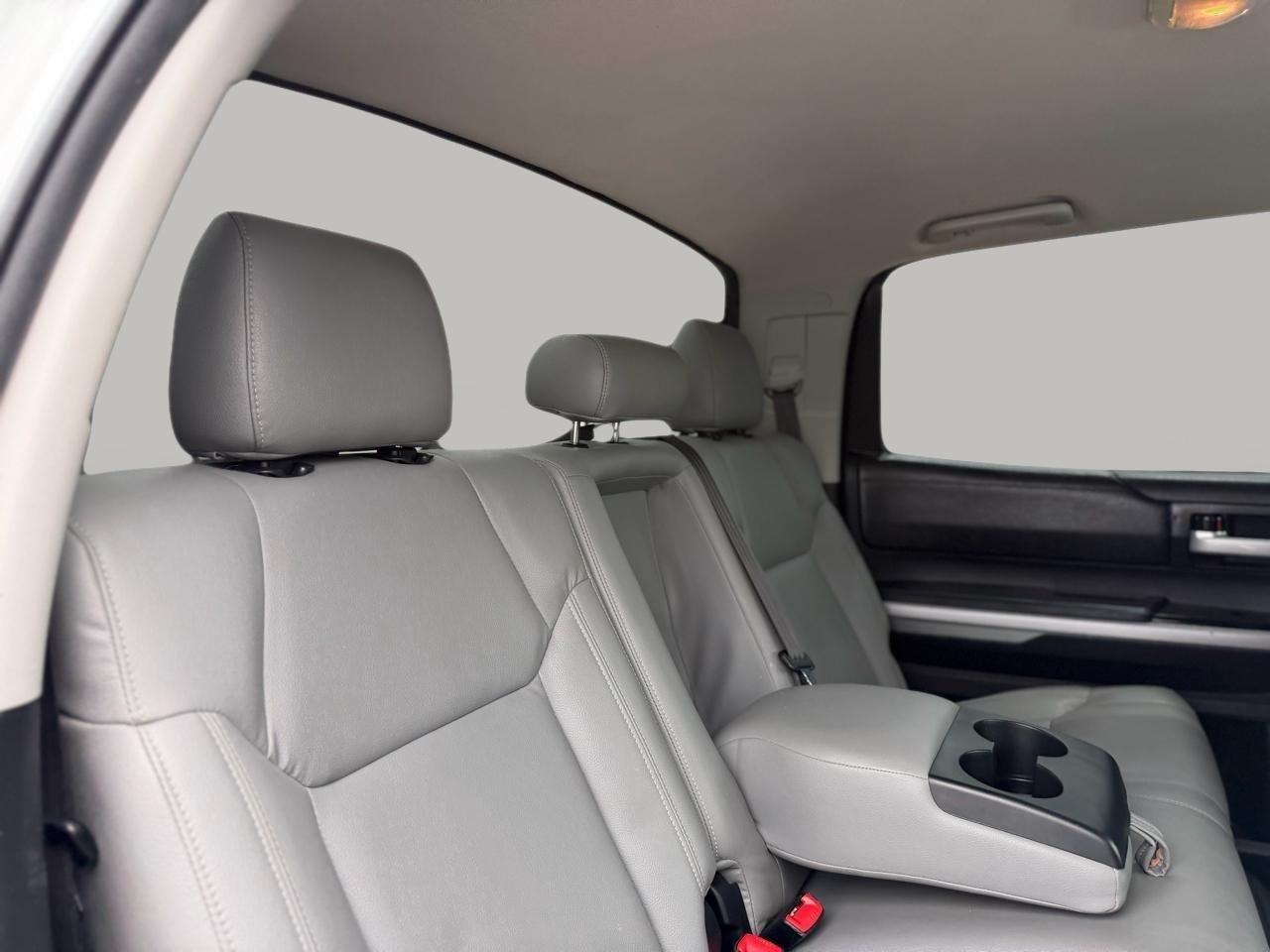 Toyota Tundra SR5 5.7L V8 FFV CrewMax 2WD 2016