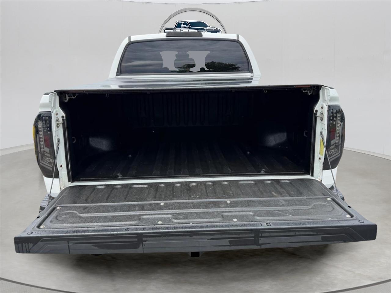 Toyota Tundra SR5 5.7L V8 FFV CrewMax 2WD 2016