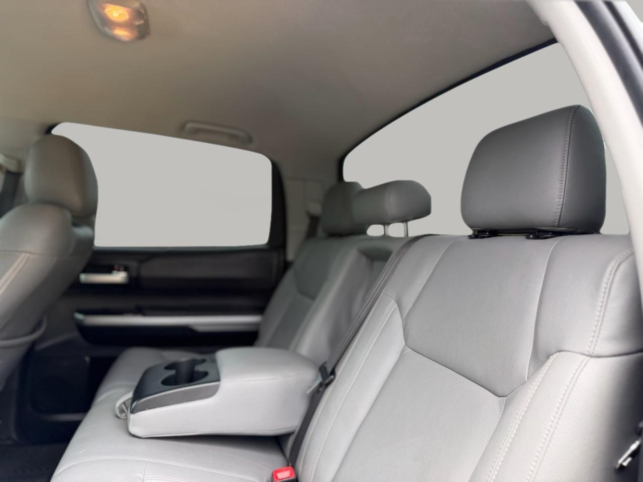 Toyota Tundra SR5 5.7L V8 FFV CrewMax 2WD 2016