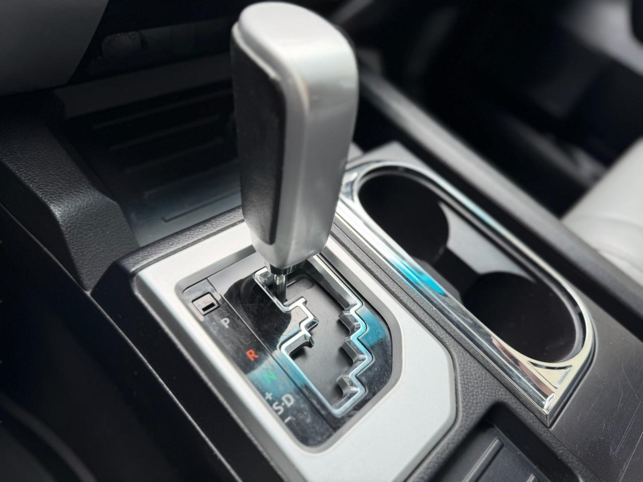 Toyota Tundra SR5 5.7L V8 FFV CrewMax 2WD 2016