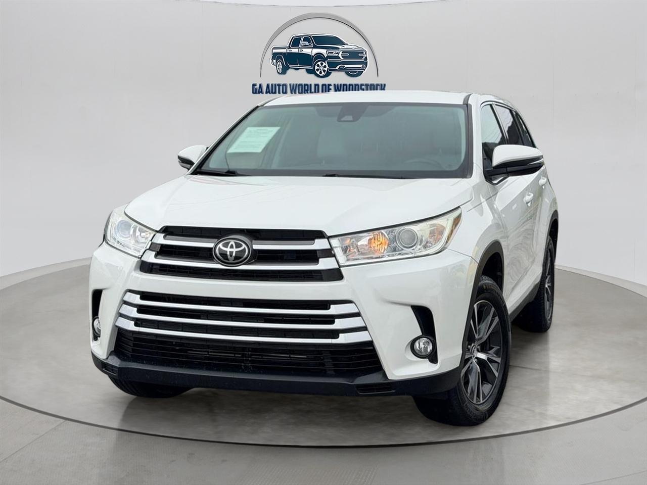 Toyota Highlander LE Plus FWD V6 2019
