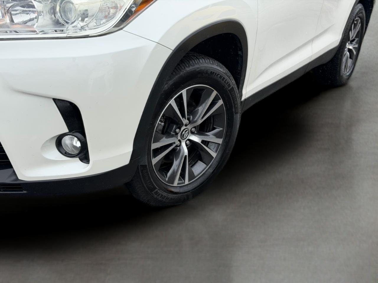 Toyota Highlander LE Plus FWD V6 2019