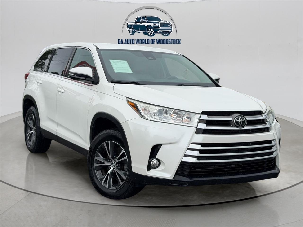 Toyota Highlander LE Plus FWD V6 2019