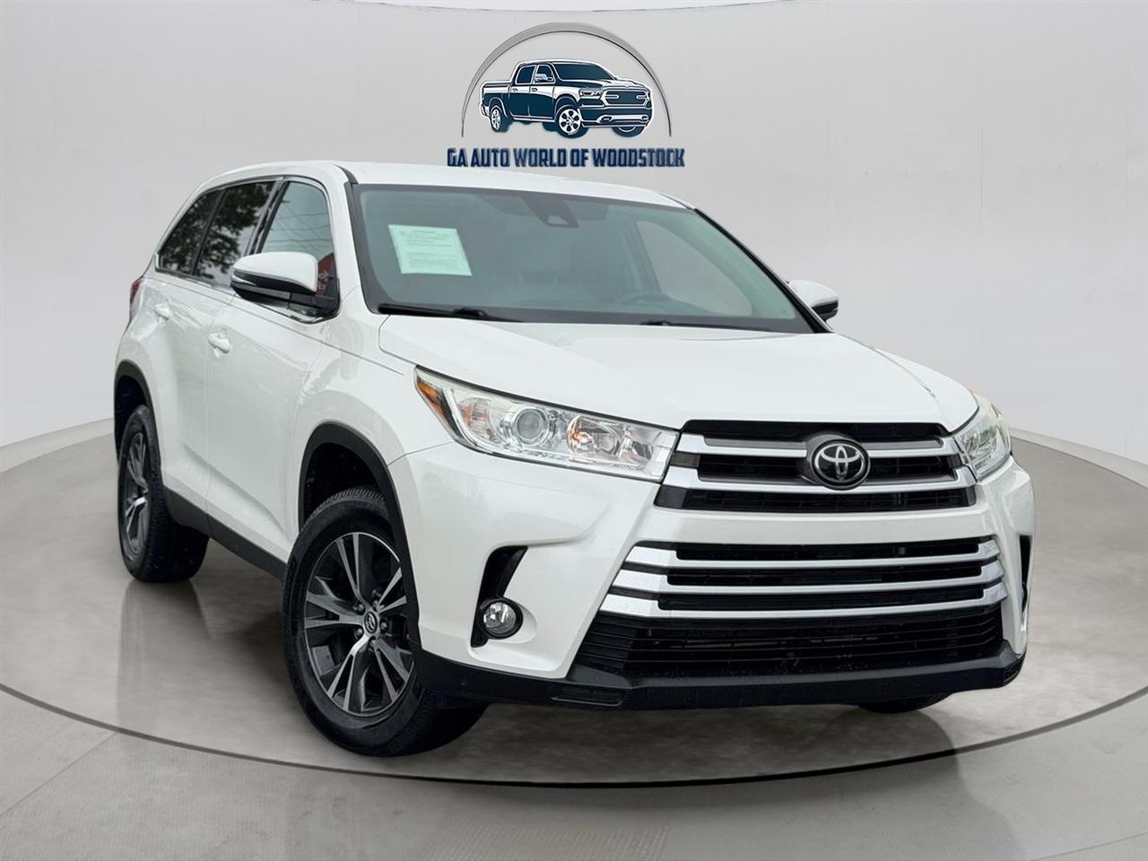 Toyota Highlander LE Plus FWD V6 2019