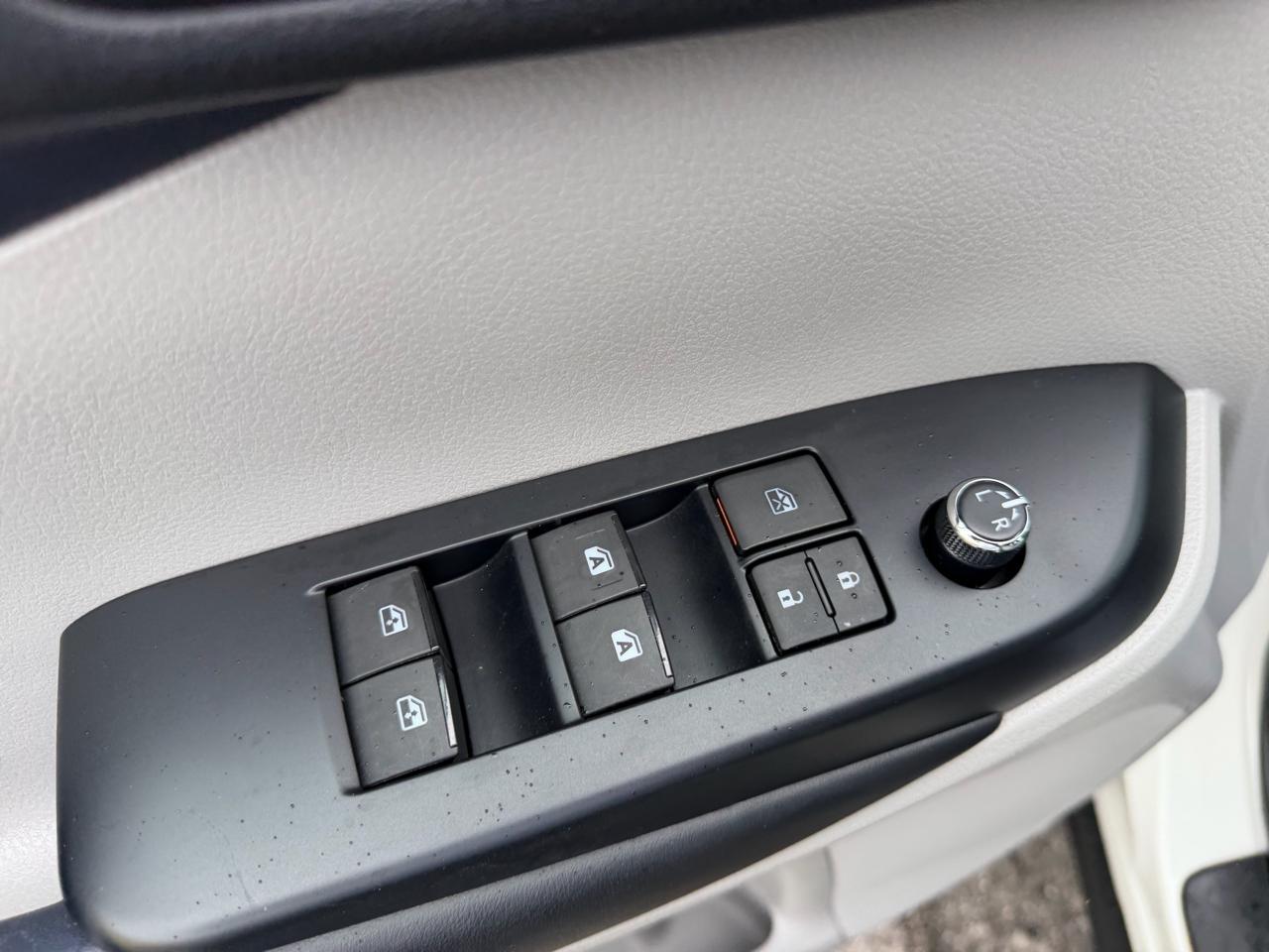 Toyota Highlander LE Plus FWD V6 2019