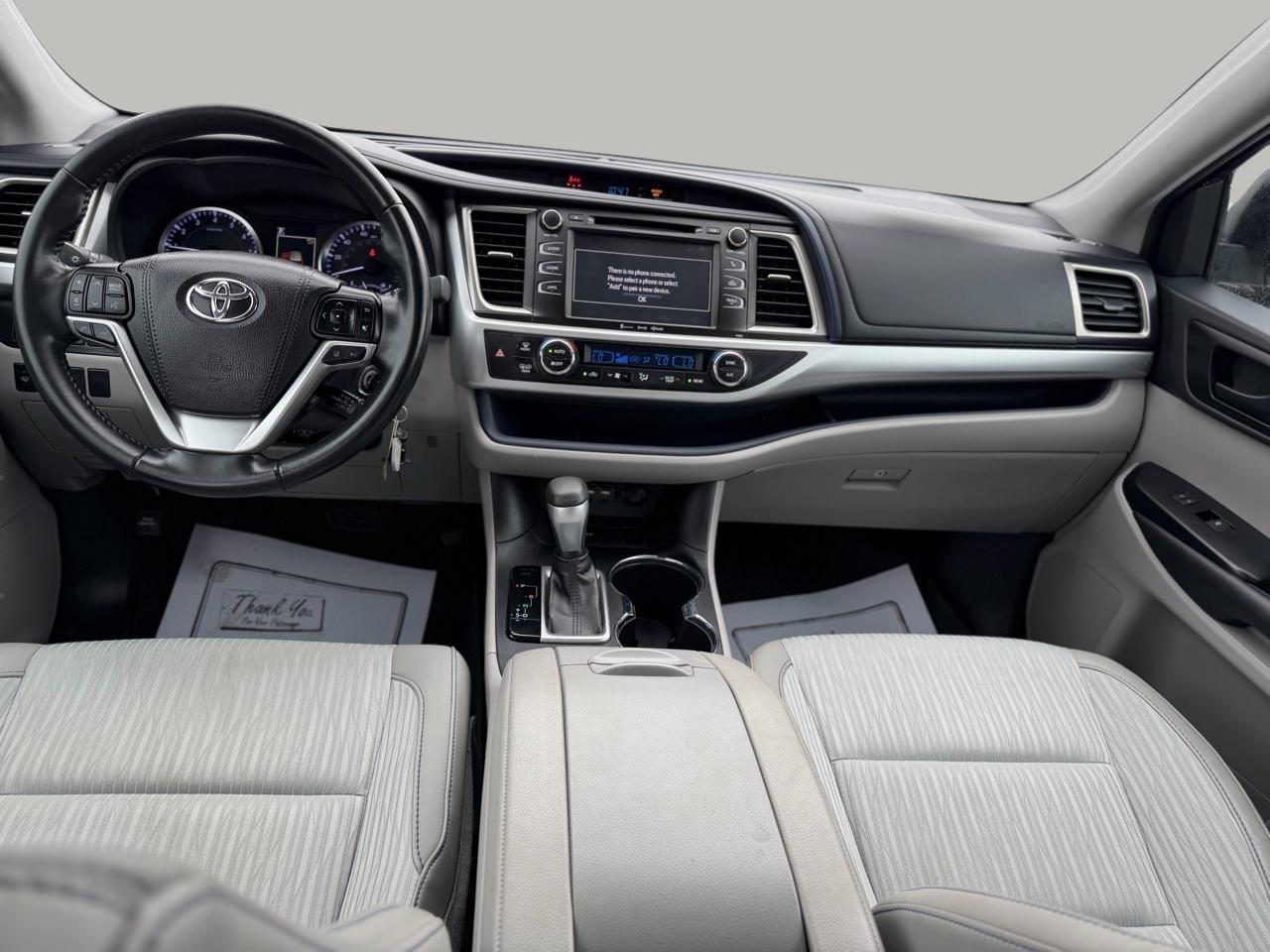 Toyota Highlander LE Plus FWD V6 2019