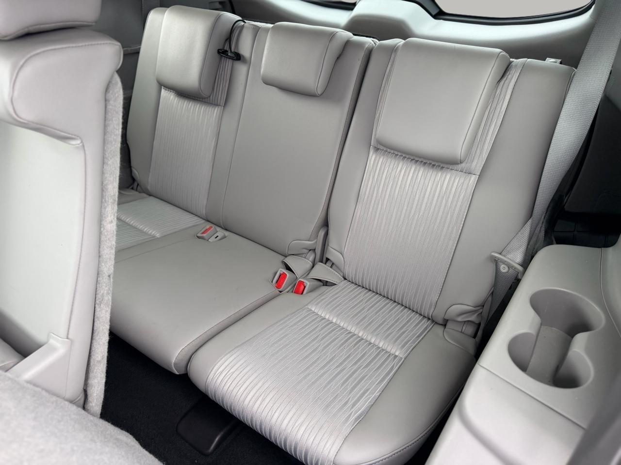 Toyota Highlander LE Plus FWD V6 2019