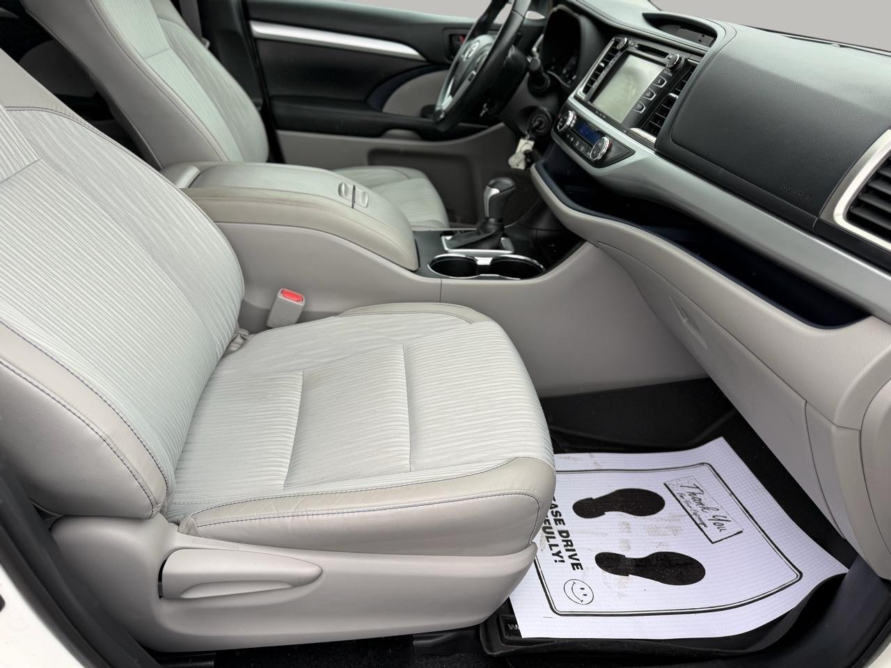 Toyota Highlander LE Plus FWD V6 2019