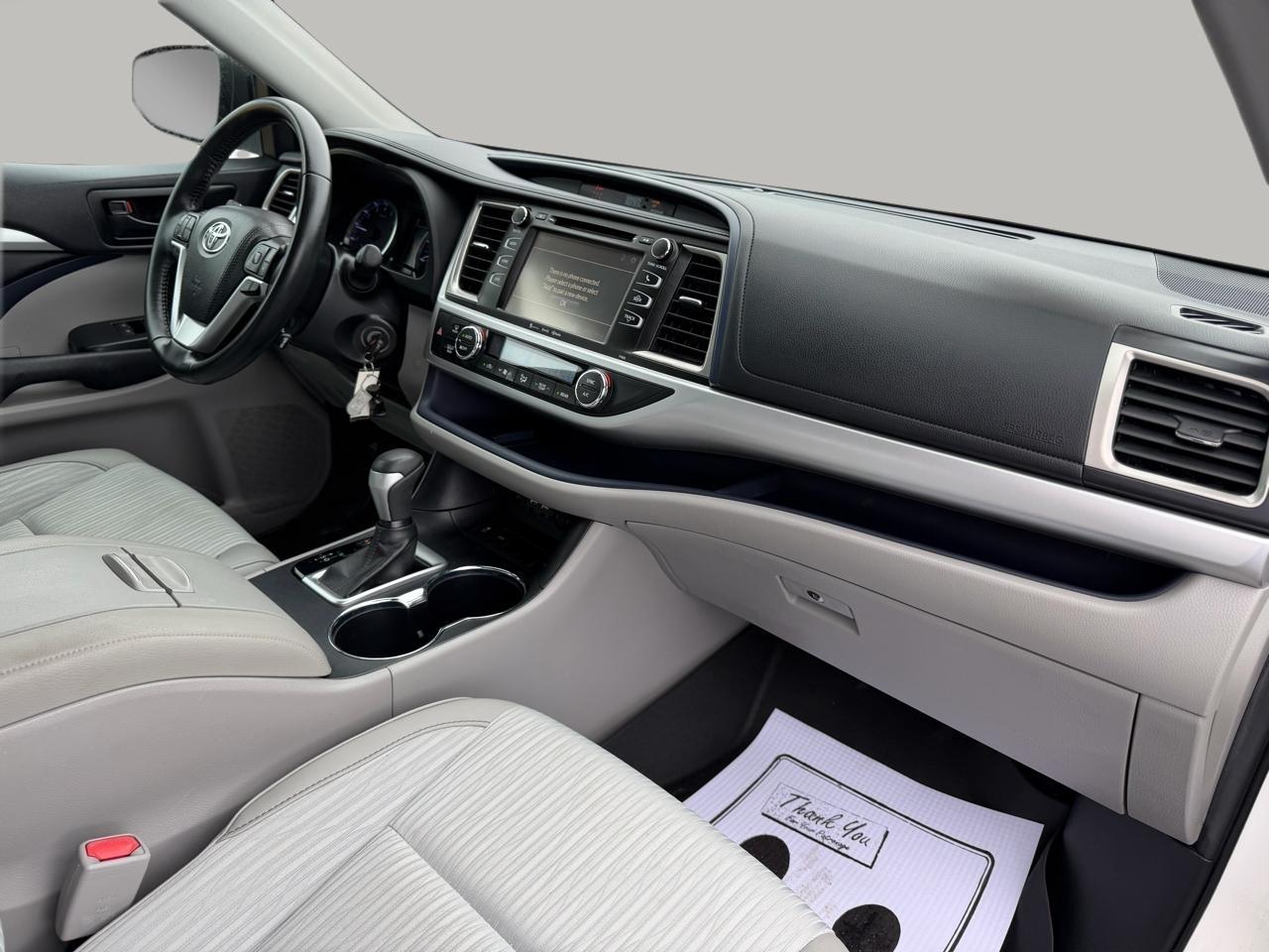 Toyota Highlander LE Plus FWD V6 2019